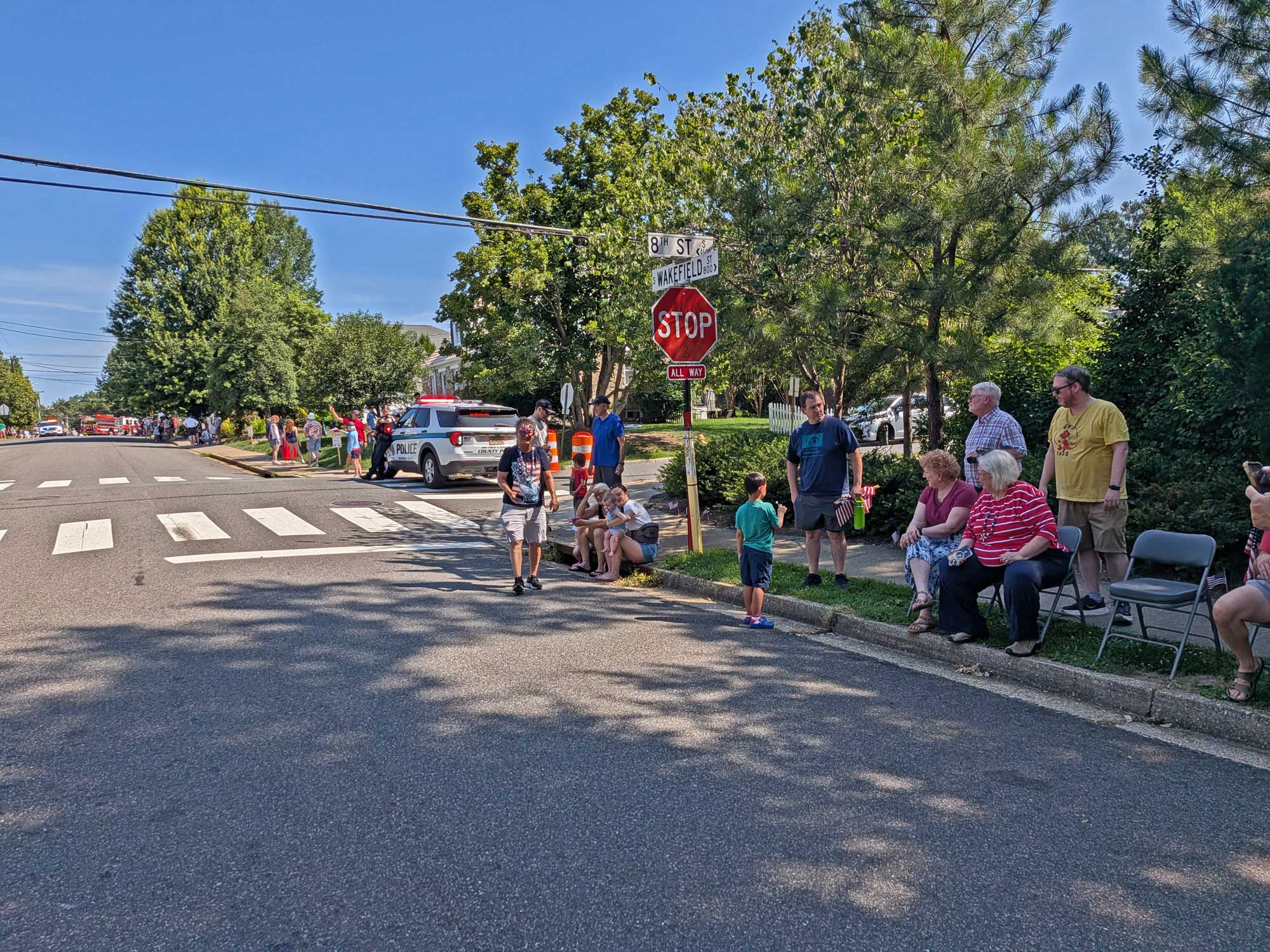 More parade watchers